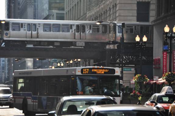 O metrô aéreo de Chicago, Illinois, nos Estados Unidos